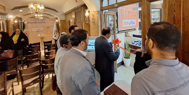 کار رسانه در غرب، سیطره بر ذهن افراد است
